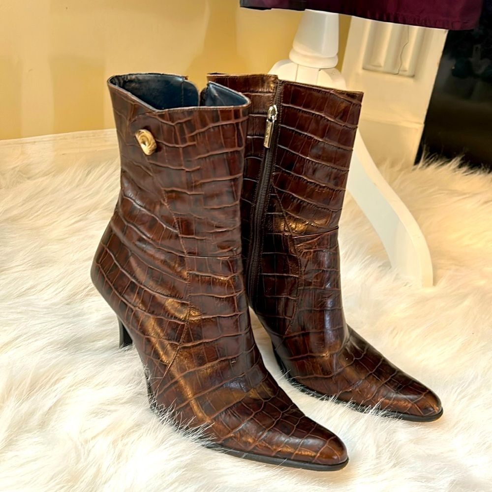 V.o.z. gator print leather zip heeled booties 7.5